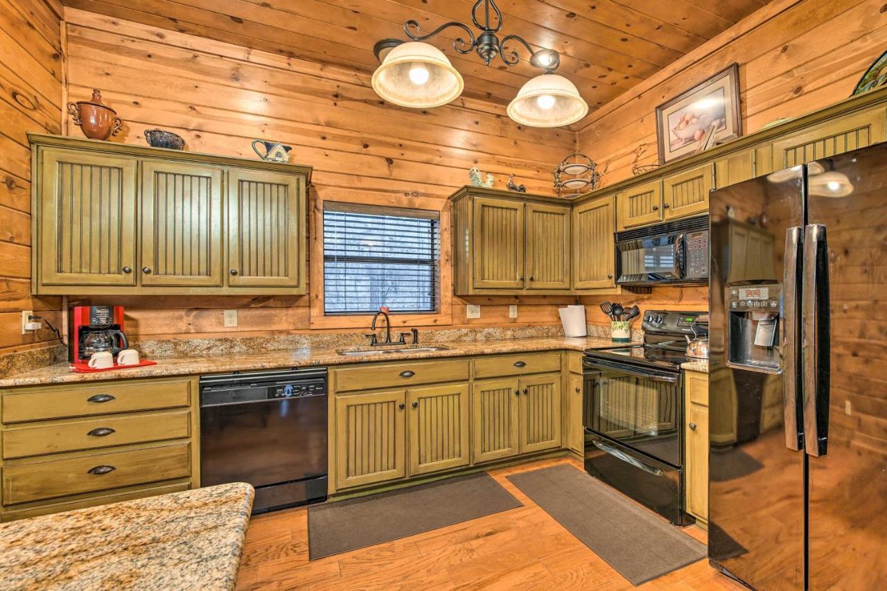 Broken Bow Cabin With Deck, Hot Tub And Fire Pit! Dış mekan fotoğraf