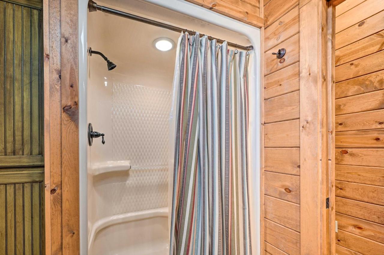Broken Bow Cabin With Deck, Hot Tub And Fire Pit! Dış mekan fotoğraf